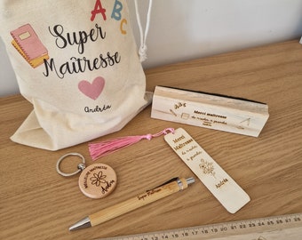 Coffret cadeau fin d'année scolaire maîtresse / maître - brosse en bois graver tableau personnalisée