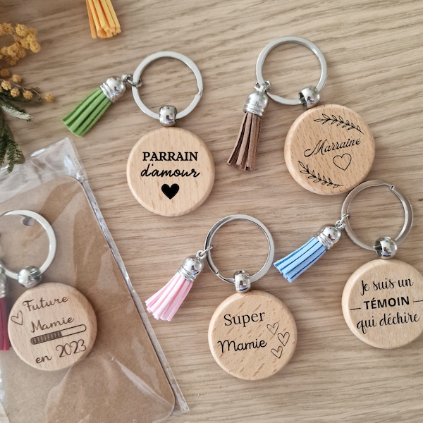 Personalized wooden keychain