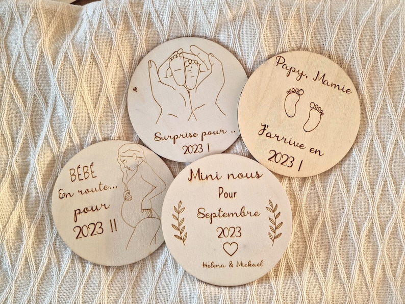Cartes en bois annonce de grossesse / Surprise / Cadeau personnalisé image 1