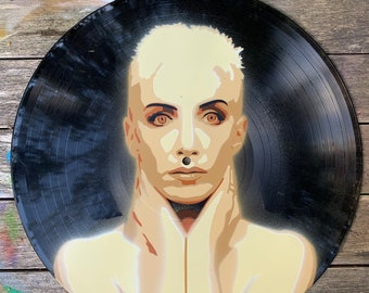 Annie Lennox, original, peinture en aérosol, pochoir, street art, graffiti, disque, art vinyle, art mural, cadeau, pour lui, pour elle, unique