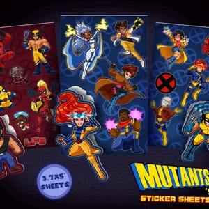 Op de afbeelding: Een set van 9,5 cm sticker vellen met personages uit de X-Men strips. De stickers zijn kleurrijk en bevatten een verscheidenheid aan personages, waaronder Wolverine, Storm, Cyclops en Rogue. De sticker vellen zijn gelabeld met "Mutants '97 Sticker Sheets".