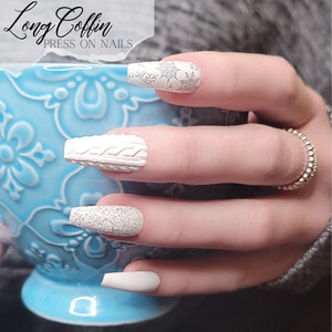 Sweater Snowflake Press On Nails | Sugared Winter Fake Nails | White Apres Gel Glue On Nails | Elorienne Beauty