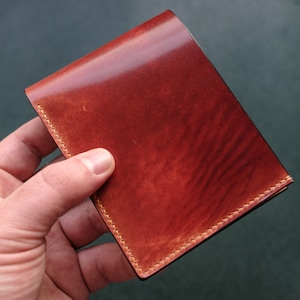 Carteira SHELL CORDOVAN BIFOLD, carteira de luxo feita sob medida