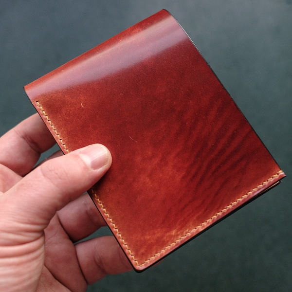 Portafoglio SHELL CORDOVAN BIFOLD, portafoglio di lusso realizzato su misura