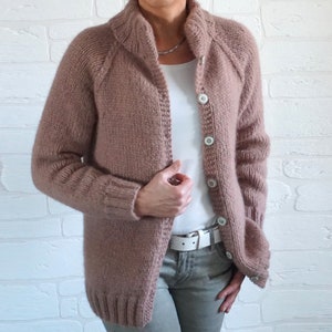 Weiche, absolut kratzfreie Strickjacke 100%Natur salbei mauve oder zartrosa Knopfleiste gestrickt Cardigan Strick Damen Gr S M L XL Handmade Bild 5