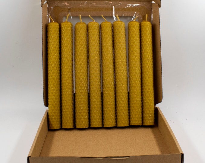 Natural beeswax candles, hand-rolled from beeswax sheets, eco-friendly honeycomb candle gift, set of 8 beeswax pillars in a box