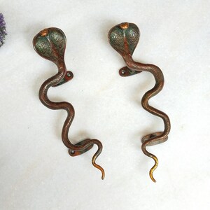 Klamka do drzwi w kształcie jadowitego węża | Para mosiężnych klamek w kształcie węża