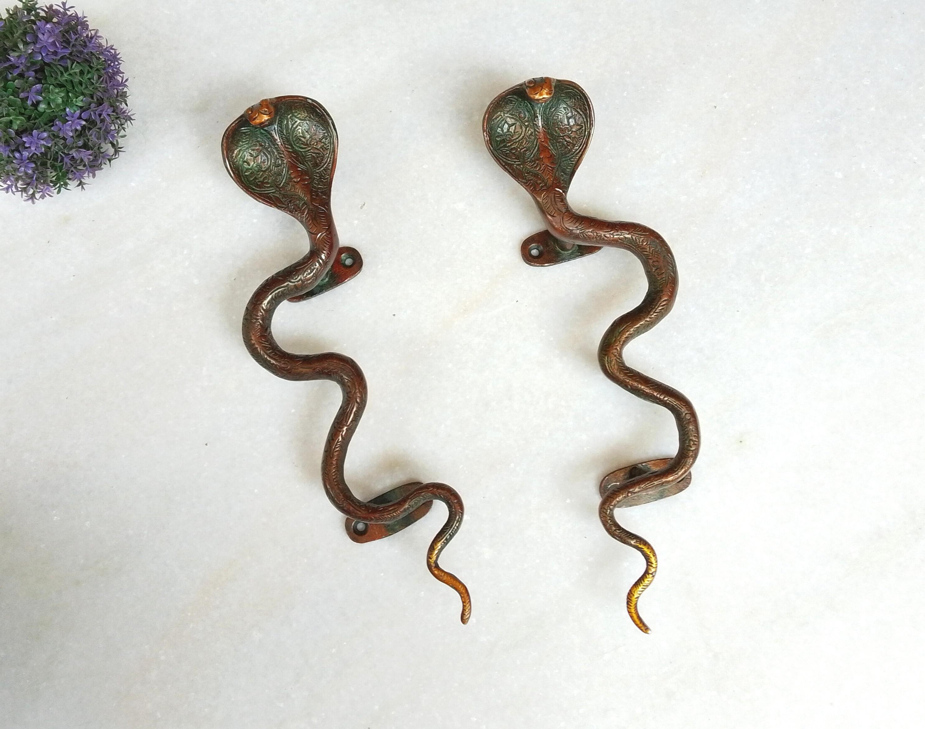 毒蛇型ドアハンドル | 真鍮製蛇型ドアハンドル（ペア） - Etsy 日本