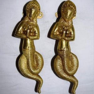 Puxador de porta com design de cobra | Par de puxadores de sereia em latão | Decoração de boas-vindas para restaurantes