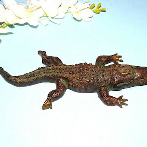 10.2&#39;&#39; Inches Wild Crocodile Statue | Hunting Alligator Animal Paperweight Item | Home Animal Art Decorative Piece