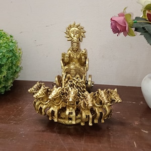 Ethnische Messing Der Sonnengott mit sieben Pferdewagen | Surya Bhagawan Rath Smarta Tradition Sonnengottheit im Hinduismus | Gewicht - 1.880 KG Ca.
