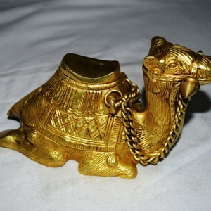 Sitting Camel Sculpture | Brass Animal Theme Statue | Restaurant Showpiece Decoration