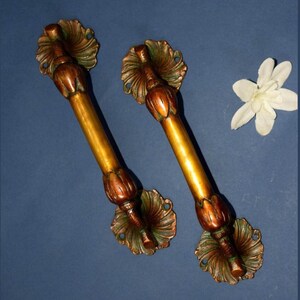 Juego de tiradores de latón para puerta con diseño floral de 23 cm / Manijas de puerta Almirah con diseño de hoja de acanto / Herrajes de entrada para terrazas y balcones.