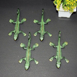 Lizard Figure Wall Hook | Brass Lizard Set of 4 Hooks | Bathroom Wall Hanging Reptile Decoration