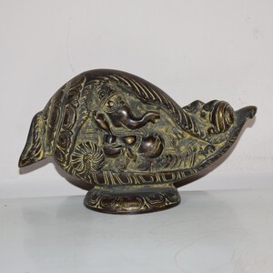 Conch Shell Ganesha Art Statue Collectible Showpiece | Adorablde Hindu Lord Vinayaka Relaxing in a Conch Figure | Weight- 1.1 KG Approx.