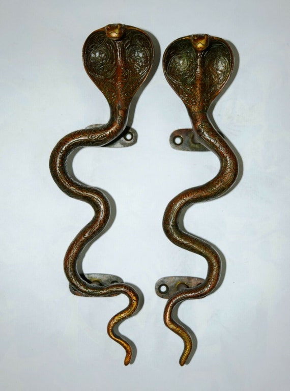 毒蛇型ドアハンドル | 真鍮製蛇型ドアハンドル（ペア） - Etsy 日本