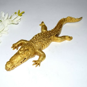 Alligator Statue Table Decor | Brass Crocodile Paperweight | Restaurant Table Decor