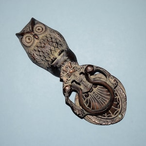 Nocturnal Bird Brass Door Knocker | Swan Beak Design Screech Owl Doorbell | House Welcome Collectible Showpiece