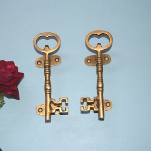 Locker Key Figurine Brass Door Pull | 6.5&#39;&#39; Inches Almirah Handles Décor Set | Functional Garage Furniture Doorware Finish