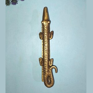 Poignée de porte unilatérale en lézard en laiton | Poignée d'armoire en forme de crocodile à thème sauvage | Décoration de poignée de tiroir de table