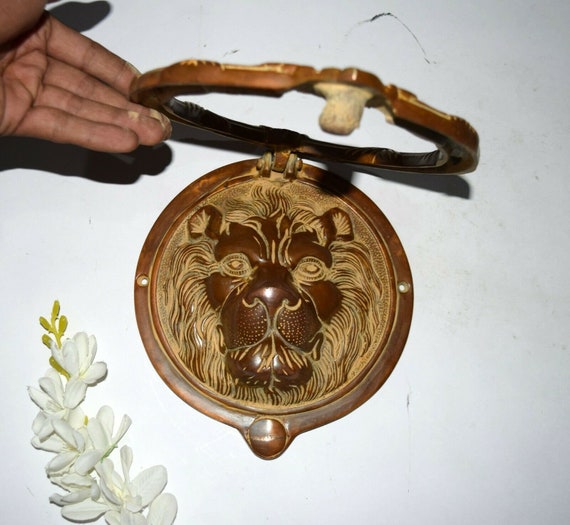 リアルなライオンヘッドノッカー | 真鍮製 8インチ 野生動物フロント