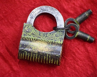 Floral Design Tricky Lock | Brass Victorian Handbag Shape Safety Door Padlock