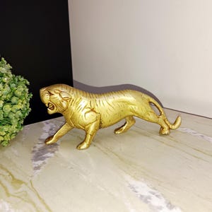 Roaring Tiger Figure Statue | Brass Wildcat Table Décor Sculpture