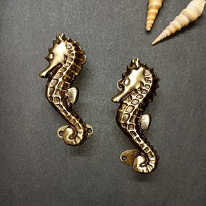 Nautical Sea Horse Design Door Pull | Lacquered Brass Pipefish Theme Indoor Handle Pair Decor