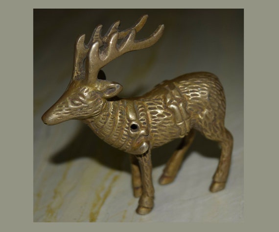 サンタクロースのトナカイの置物 | 真鍮製の鹿とガゼルの像