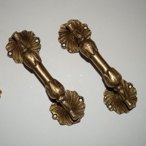 Brass Flower Base Door Handle Main Door Furnishing | Acanthus Leaf Design Window Drawer Pull | Total Weight: 500 x 2 = 1000 Grams Approx.