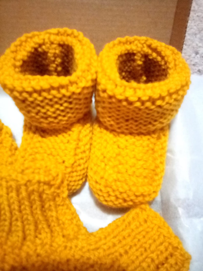 Merino or Vegan Friendly Acrylic Choice of Sizes Colours /& Materials Super Cute Hand Knitted Baby Set