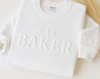 Custom Future Mrs Sweatshirt, Personalized Bride to be Outfit, Engagement Gift, Fiancee Sweatshirt, Gift for Bridal Shower, Mrs to be Gift