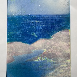 Original screenprint “teleworking on Belle-Île” (artist’s proof numbered 3/3) representing Belle-Ile at sea. Framed.
