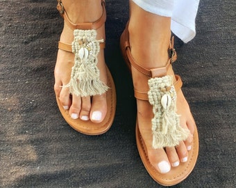 Beautiful flat leather sandals for women. Handmade in Portugal. Ethnic and boho sandals. Exclusive and original sandals