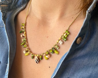 Collier de perles fait main : corail, jaspe et coquillage