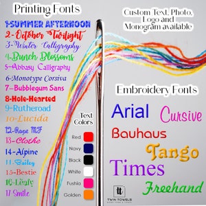 Puede incluir: Una aguja enhebrada con hilo de bordar de colores, con una lista de 17 fuentes diferentes para imprimir y bordar. Los colores del texto se enumeran en una tabla junto a las fuentes. El texto dice "Fuentes de impresi&oacute;n", "Tarde de verano", "Atardecer de octubre", "Caligraf&iacute;a de invierno", "Ramo de flores", "Caligraf&iacute;a Abbasy", "Monotype Corsiva", "Bubblegum Sans", "Coraz&oacute;n con agujero", "Rutheroad", "Lucida", "Rope MF", "Clothe", "Alpine", "Bailey", "Bestie", "Leafy", "Smile", "Colores del texto", "Rojo", "Azul marino", "Negro", "Blanco", "Fucsia", "Dorado", "Texto, foto, logotipo y monograma personalizados disponibles", "Fuentes de bordado", "Arial", "Cursiva", "Bauhaus", "Tango", "Times", "Freehand", "tt Twin Towels More Than a Towel".