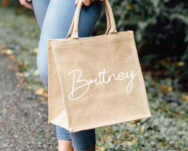 Personalized Tote Bag For Bridesmaids, Wedding Burlap Bag Gifts for Her, Bachelorette Party Favors Tote Bags, Custom Bridal Party Jute Bags, Custom tote bag for wedding , bride bags for bachelorette, bride bags for bachelorette party, bride bag beach
