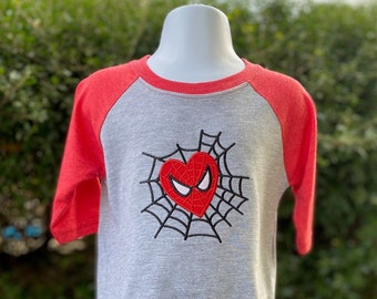 Spiderman Valentine's Day Baseball Shirt heather gray/red