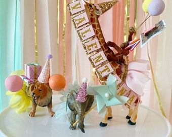 Wild animals/giraffe caketopper/elephant/monkey/lion/safari caketopper