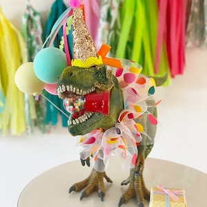 Dinosaur cake topper/dinosaur caketopper /dino theme party/roar dino