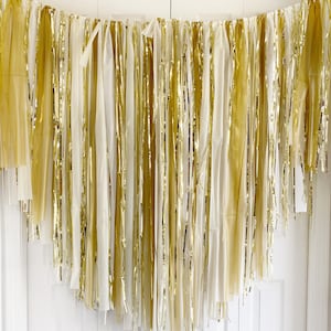 Gold and white backdrop fringes/plastic streamers/tablecloth streamers/graduation backdrop/bachelorette backdrop