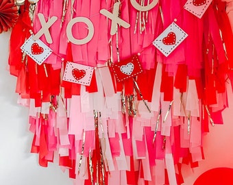 Heart/ Valentines backdrop, balloon garland and heart fringes backdrop is perfect for wedding,birthdays or any other occasion