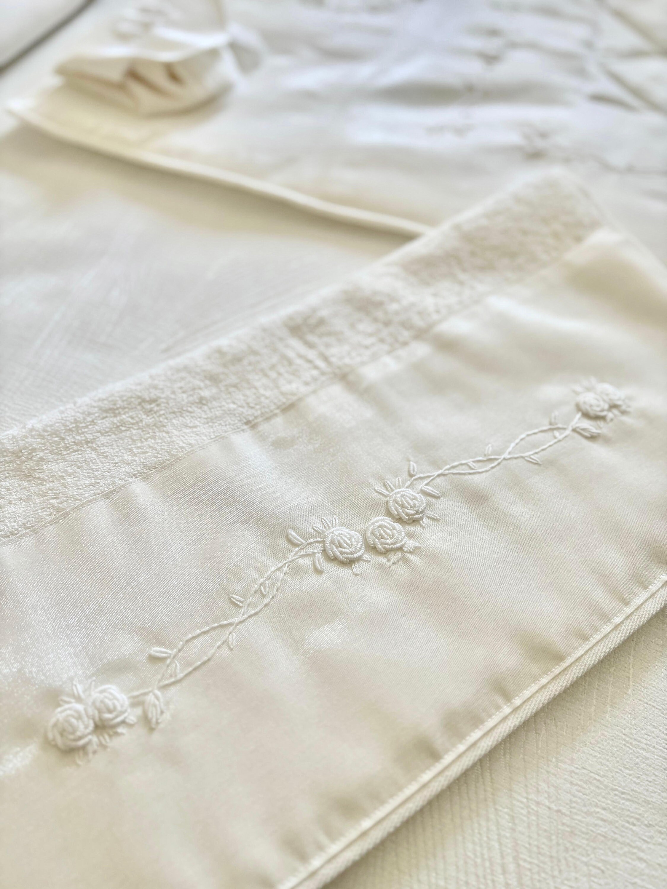 Embroidered White Robe Hand-embroidered White Robe, Prayer Rug Set, Bridal Georgette Crepe - Etsy