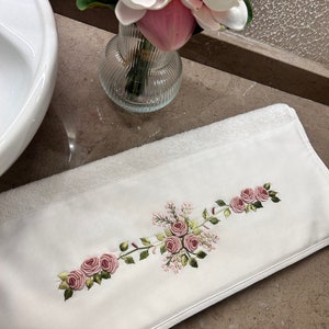 Hand Embroidered Bamboo Face Towel - Floral Bathroom Decor, Elegant Housewarming Gift - Wedding Gift - Luxury Home Decor