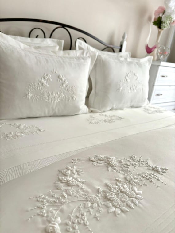 Hand bestickt Baumwoll-Satin Bettwäsche Set | Queen & King-Größe