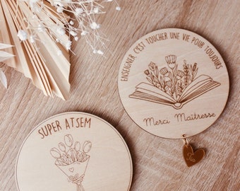 Magnet en bois personnalisable, cadeau de fin d’annee scolaire, maîtresse, nounou, atsem, crèche …