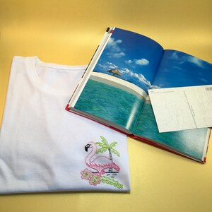 Embroidery kit + T-shirt (included) - 100% ORGANIC cotton - Pink Flamingo - Flowers // UNISEX // Level: beginner