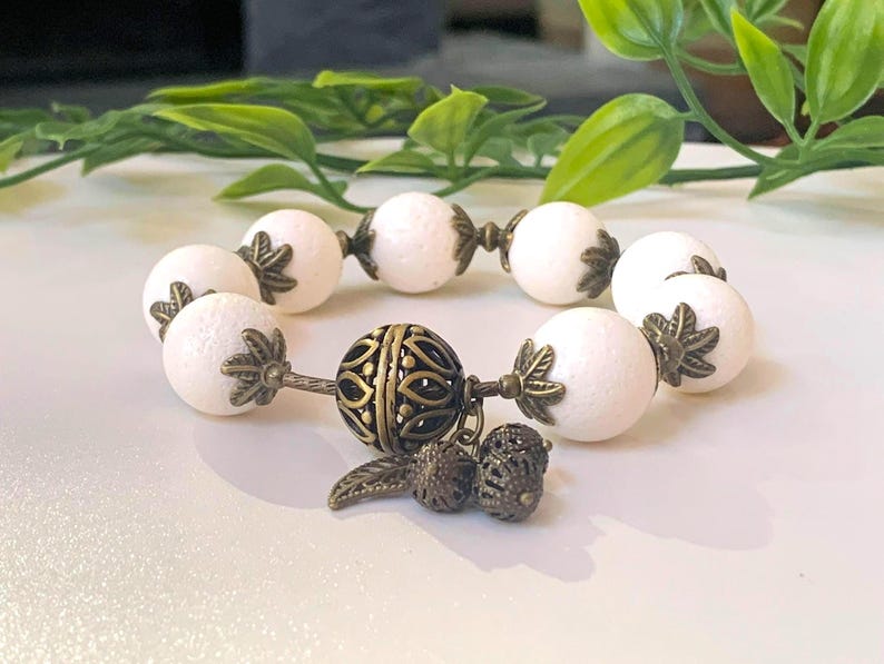 White Fossil Coral Bracelet: Antique Bronze Accents, Large 16mm Beads, Statement Jewelry imagen 4