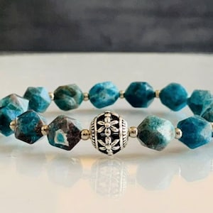Natural Apatite Bracelet, Premium Grade Stretch Gemstone Bracelet, 10mm Star-Cut Blue Apatite Stones, Tibetan-Style Silver-Color Center Bead
