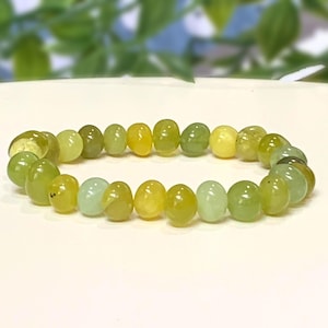 Nugget Peridot Bracelet - August Birthstone Gemstone Stretch Bracelet